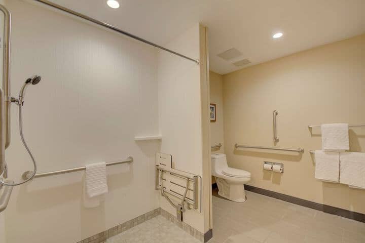 Room 17 of 27
