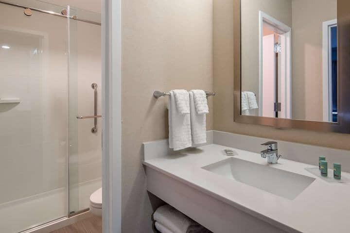 Room 15 of 27